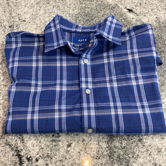 ⭐️Apt. 9 Men’s button down long sleeve dress shirt

⭐️ items - 5 for $20 - Picture 3 of 6